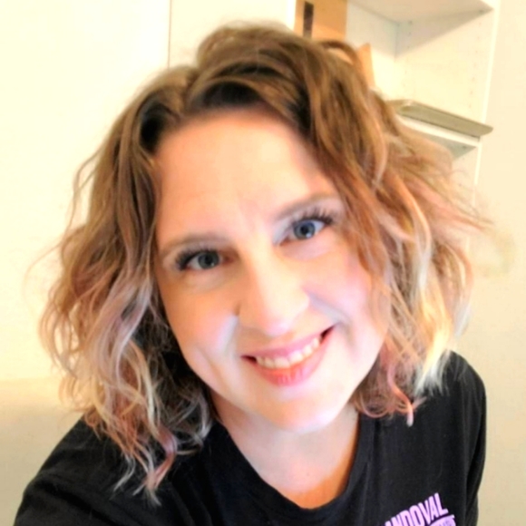 Meet your Posher, Elizabeth - Picture 1 of 1